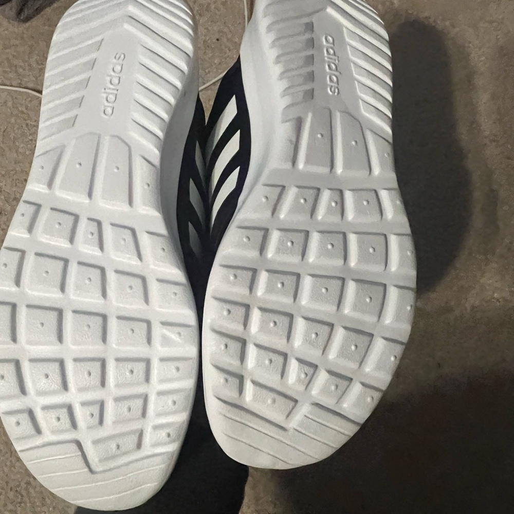 Addias sneakers never worn